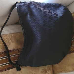 Authentic Michael Kors medium Satchel, barely used, good condition